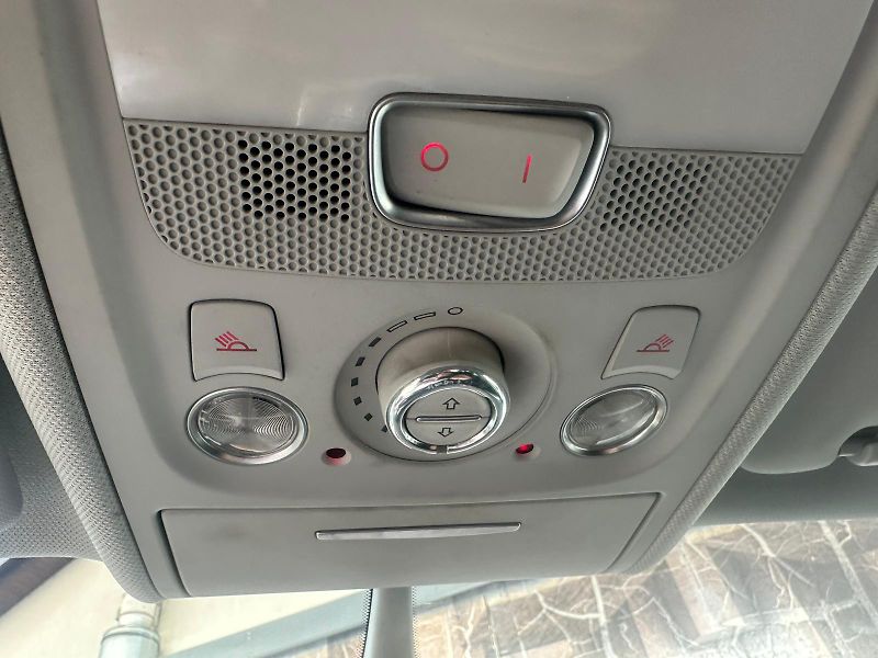Audi A4 (2012) 2.0TDi,105KW,VYHŘ.SED.,TEMP. - fotka 26 z 27