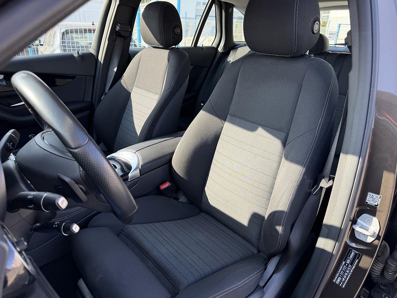Mercedes-Benz GLC 220d 125kW 4Matic - fotka 14 z 68