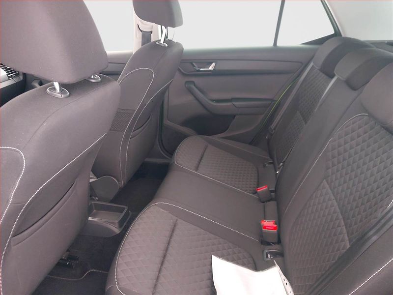 Škoda Fabia (2015) Ambition 1.2 TSI, Serv.kniha - fotka 10 z 19