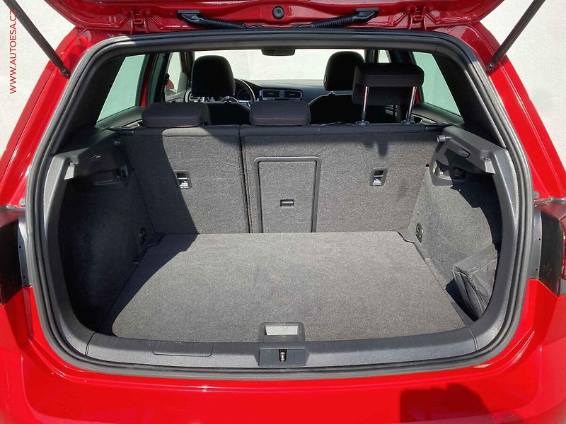 Volkswagen Golf (2018) 2.0 TSi, GTi, DSG, LED - fotka 7 z 20