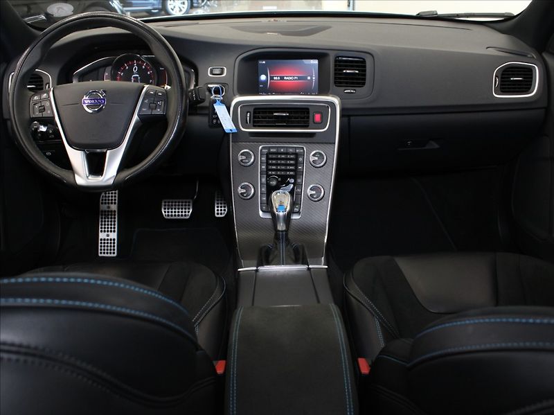 Volvo S60 2,0 Polestar 270kW 75tkm.ČR - fotka 8 z 27