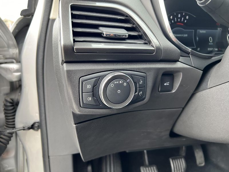 Ford Mondeo (2019) 2.0TDCi*110KW*Kamera - fotka 12 z 39