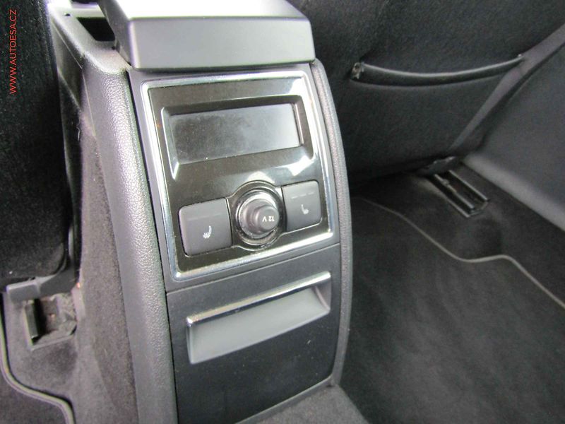 Škoda Superb (2010) 2.0TDI, ČR, Bixenon - fotka 15 z 17