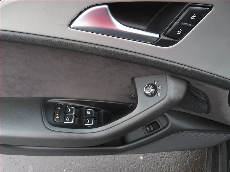 Audi A6 (2012) 2.0 TDI, Automat, Serv.kniha - fotka 17 z 23
