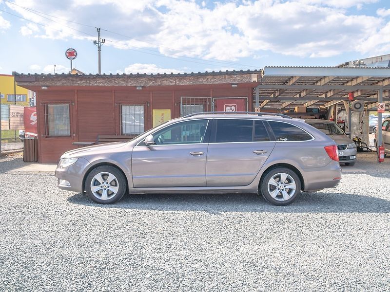 Škoda Superb (2013) ČR 2.0TDI 125KW man – NAVIGACE - fotka 8 z 46