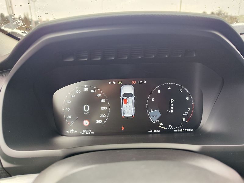 Volvo XC90 2.0 T6/235kW Momentum AWD ČR - fotka 18 z 35