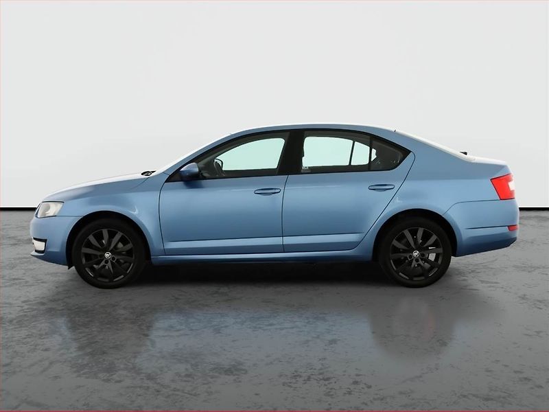 Škoda Octavia (2013) Ambition 1.6 TDI, Tempomat - fotka 3 z 19