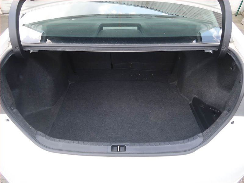 Toyota Corolla (2014) 1.6 Valvematic, Automat, ČR - fotka 13 z 15