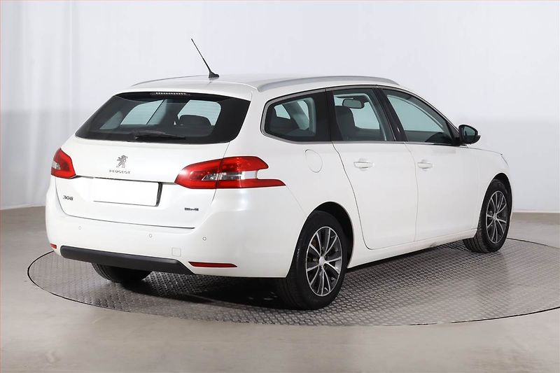 Peugeot 308 (2015) 2.0 BlueHDi, Serv.kniha, Navi - fotka 5 z 25
