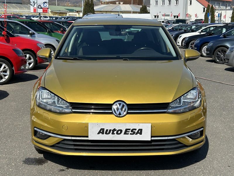 Volkswagen Golf (2017) 2.0TDi, Comfortline, DSG - fotka 2 z 17
