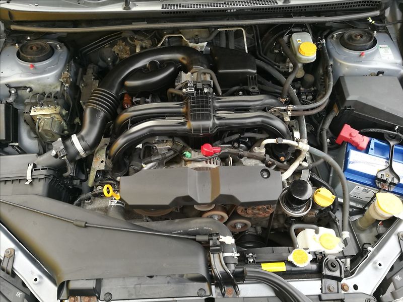 Subaru Impreza 1,6 i 4x4 aut. - fotka 16 z 20