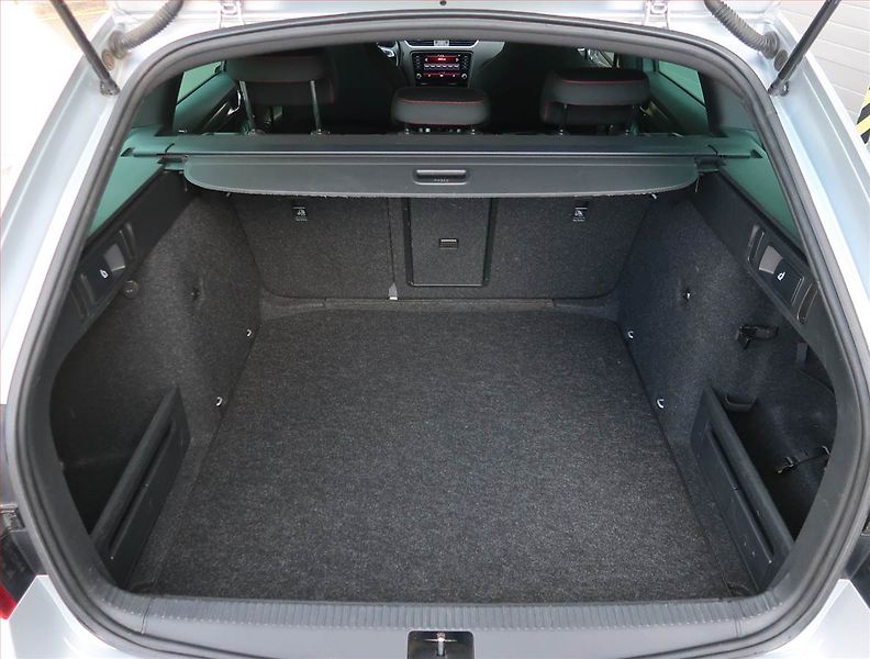 Škoda Octavia (2019) Style 1.6 TDI, Tempomat - fotka 13 z 18