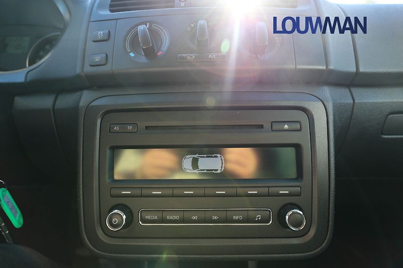 Škoda Roomster TSI AMBIENTE - fotka 7 z 17