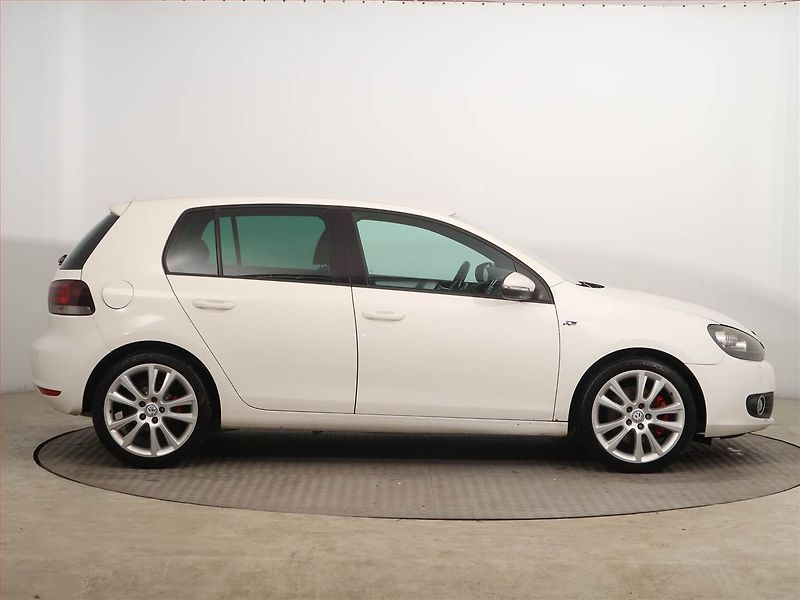 Volkswagen Golf (2010) R-Line 1.4 TSI, Park. senzory - fotka 6 z 13