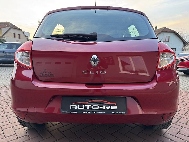Renault Clio (2009) 1.2i 55kW Klima Výhřev Sedadel - fotka 39 z 46