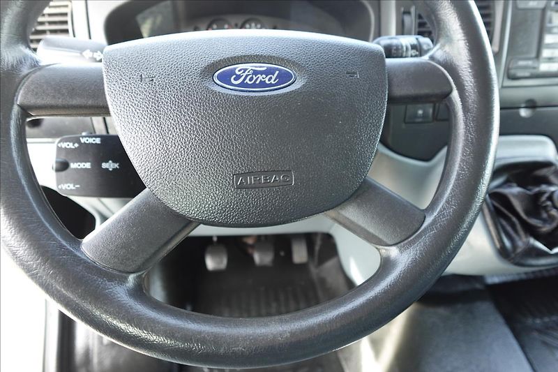Ford Transit 2,2 TDCI  L3H3 9MÍST BUS KLIMA - fotka 24 z 29