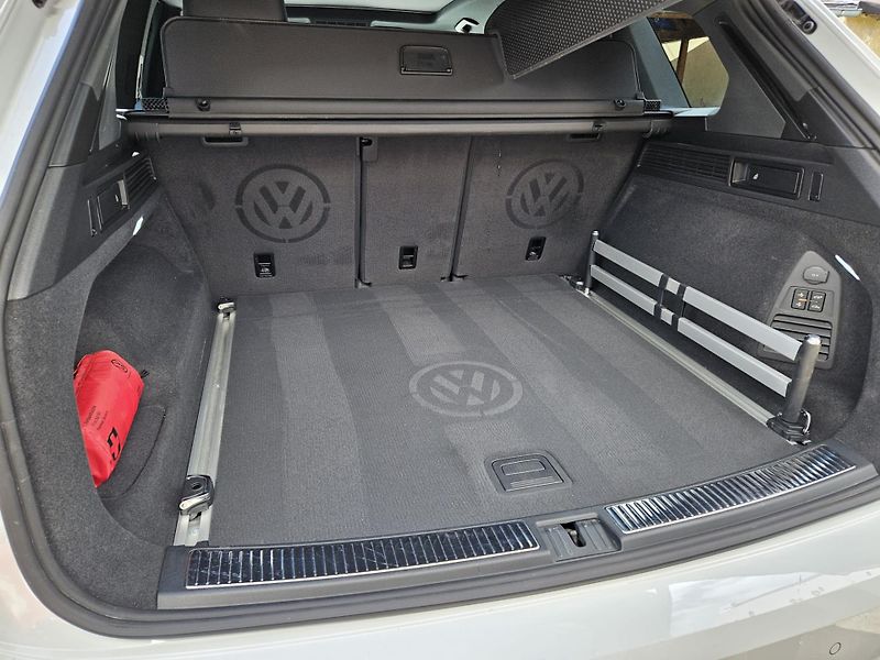 Volkswagen Touareg (2025) záruka 5 let Rline MAXI VÝBAVA - fotka 14 z 14