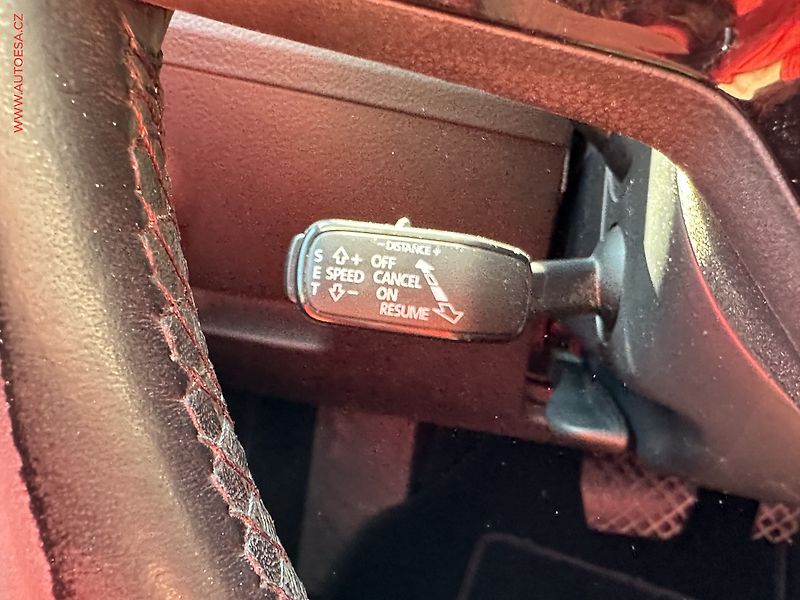 Škoda Superb (2015) 2.0 TDi 4x4, ČR, DSG, bixen - fotka 14 z 23