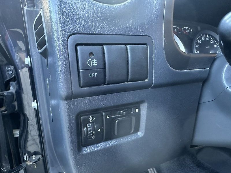 Suzuki Jimny 1.3i 63kW serviska Top stav - fotka 15 z 23