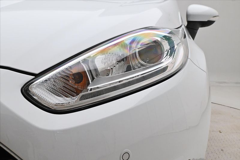 Ford Fiesta 1,0 EcoBoost 74kW Titanium Ser - fotka 26 z 28