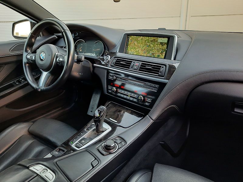 BMW Řada 6 (2014) 650i xDrive - fotka 16 z 17