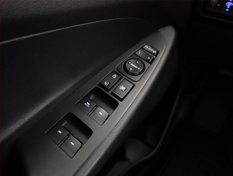 Hyundai Tucson (2018) 1.6 T-GDI, Serv.kniha, Navi - fotka 11 z 16