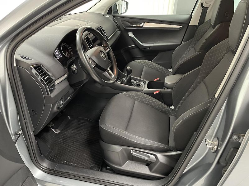 Škoda Karoq 1.5 TSi 125 YEARS ČR 1.MAJ SER - fotka 22 z 31