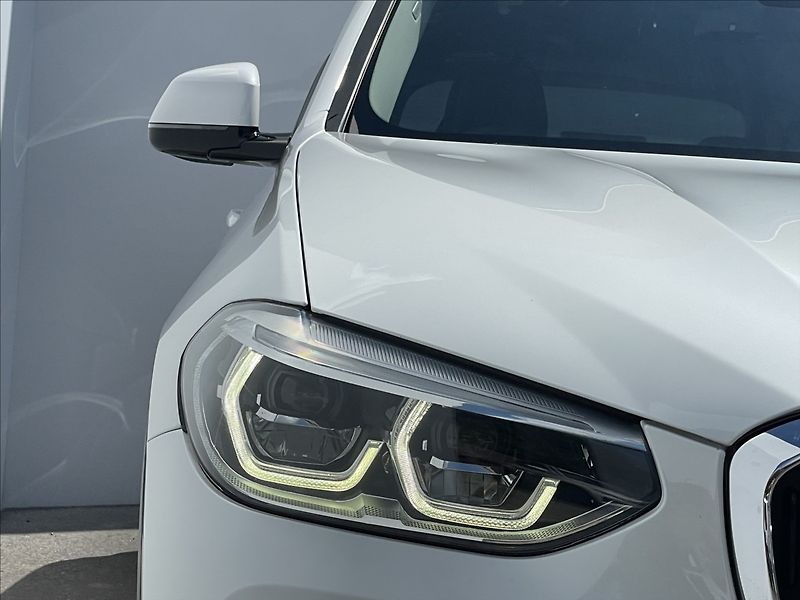 BMW X3 2,0 xDrive20i AT8 LED - fotka 19 z 22