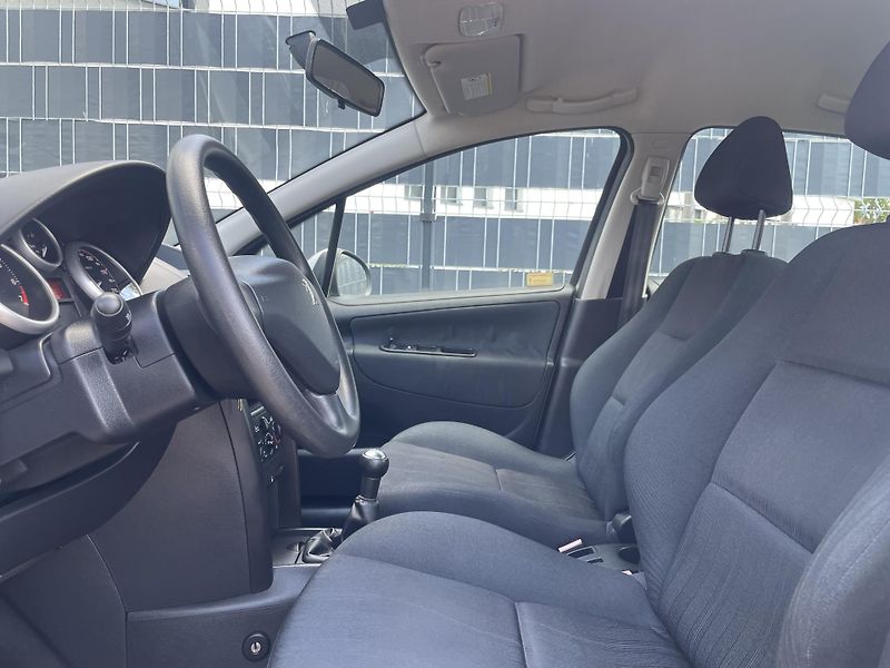 Peugeot 207 (2007) 1.4i - 67.000 km - ČR - fotka 12 z 18