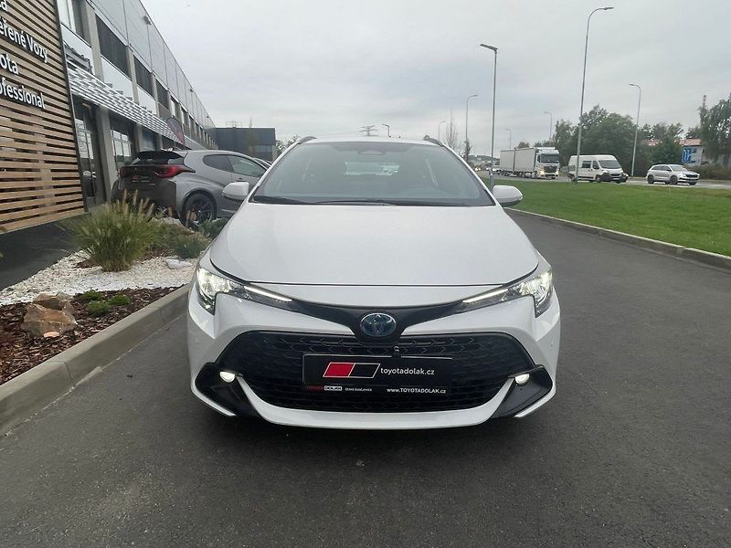 Toyota Corolla 1.8 Hybrid Comfort Business - fotka 2 z 28