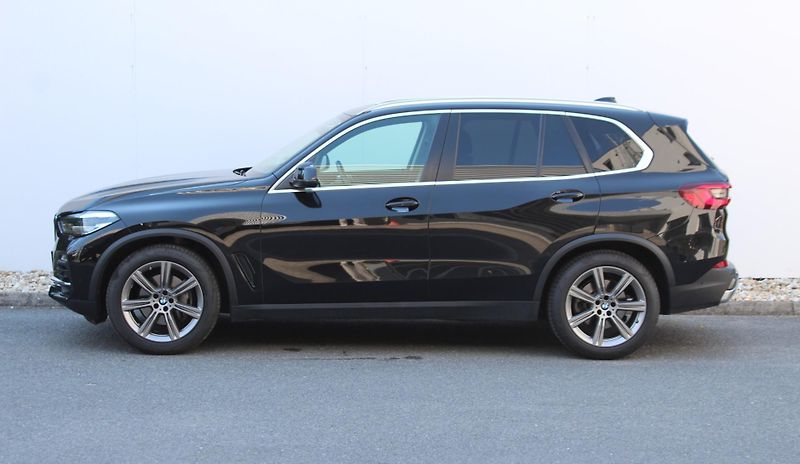 BMW X5 xDrive30d - fotka 9 z 26