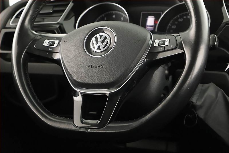 Volkswagen Touran (2018) 1.5 TSI, Navi, Park. senzory - fotka 13 z 16