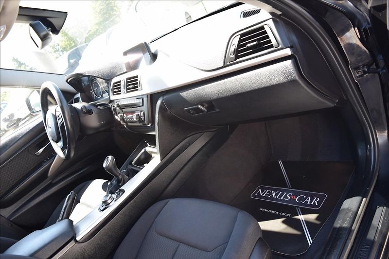 BMW Řada 3 2,0 318d F31 105KW NAVI TAŽNÉ - fotka 20 z 48