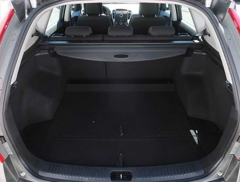 Kia Ceed (2012) 1.4 CVVT, Park. senzory - fotka 13 z 17