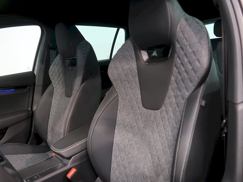 Škoda Octavia (2025) SPORTLINE 2.0TDI 110KW DSG - fotka 16 z 45