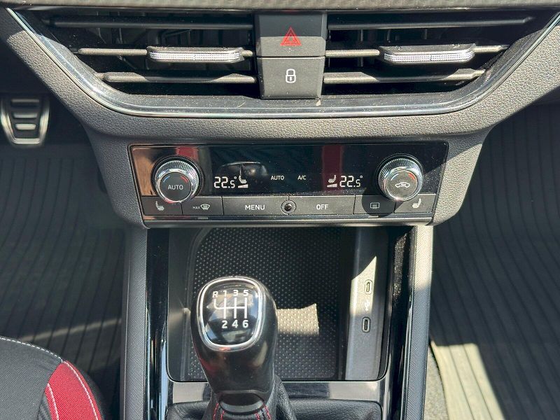 Škoda Scala (2020) Monte Carlo 1.0 TSI 85 kW - fotka 19 z 26