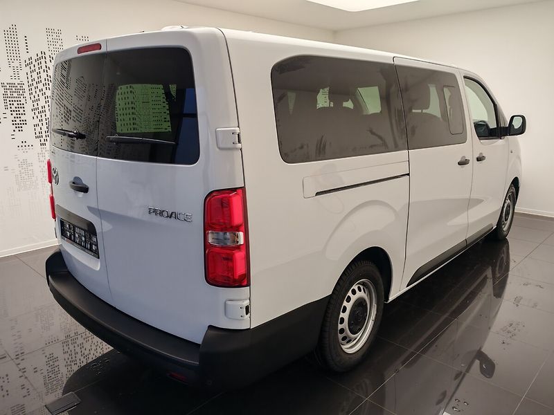Toyota ProAce Verso 2,0D L2 6MT Combi 8S - fotka 4 z 18