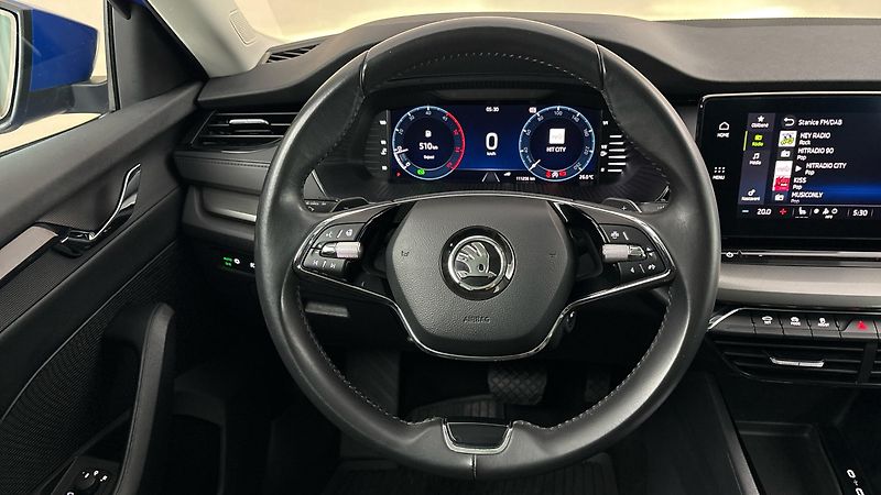 Škoda Octavia 2.0 TDI DSG Ambition Combi - fotka 9 z 24