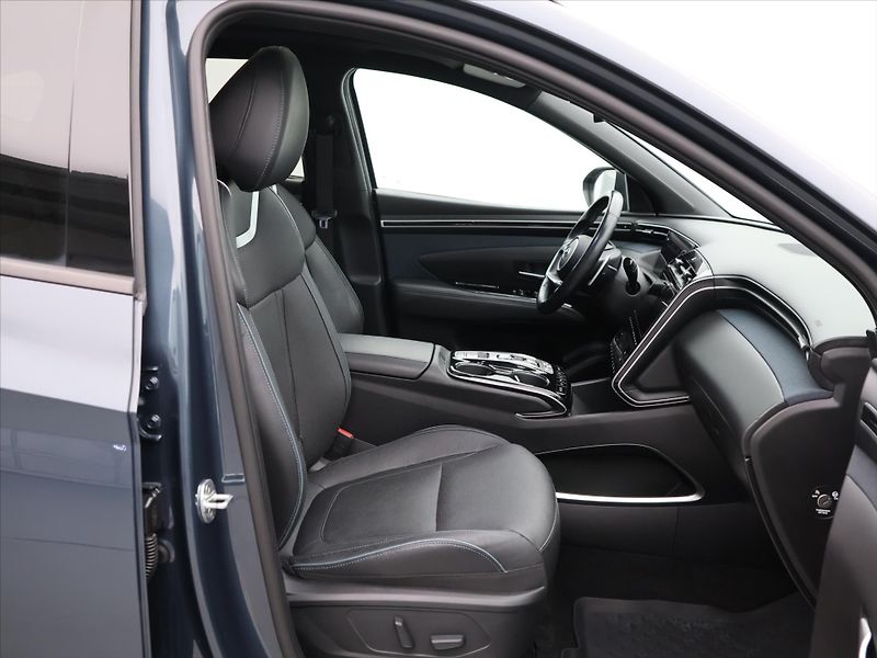 Hyundai Tucson 1,6 T-GDI 132kW 4x4 CZ Premium - fotka 13 z 36
