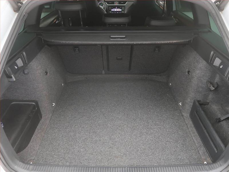 Škoda Octavia (2015) RS 2.0 TDI, Automat, Navi - fotka 14 z 23