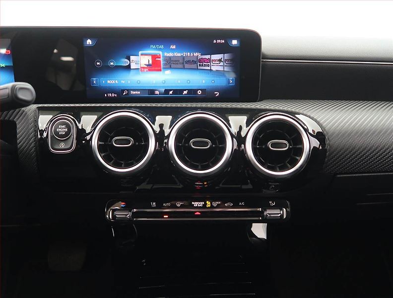 Mercedes-Benz Třídy A (2022) A 180 d - fotka 12 z 22