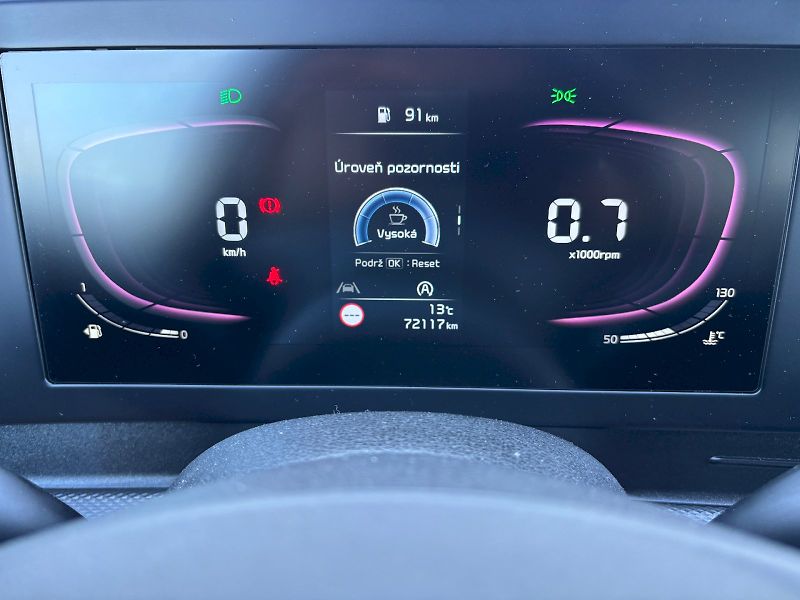 Kia Sportage (2022) 1.6 T-GDI 110kW - fotka 17 z 35