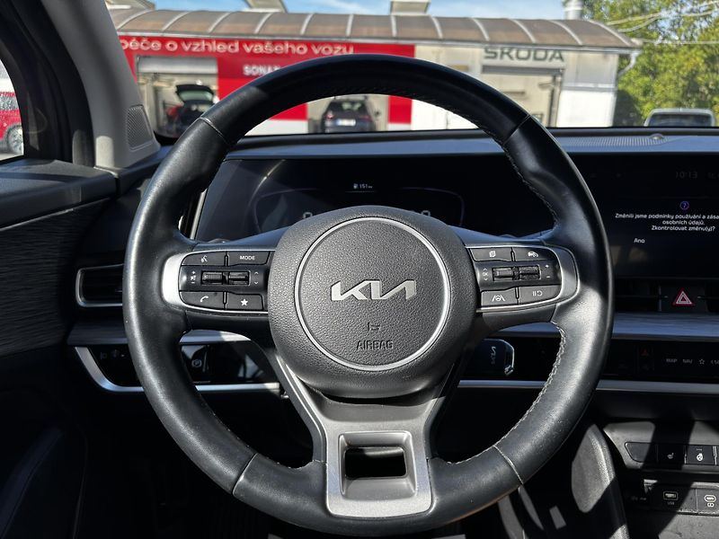 Kia Sportage (2023)  1.6 T-GDI  - fotka 9 z 14