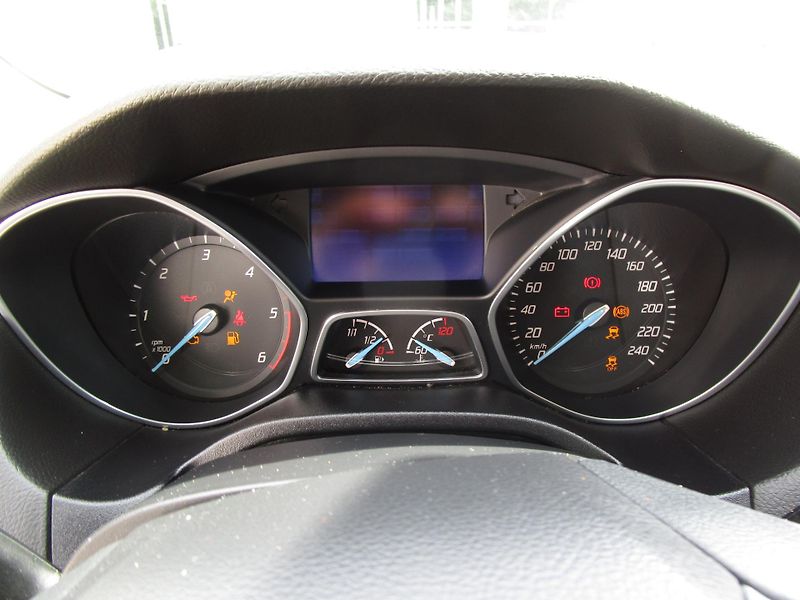 Ford Focus 1,6TDCI-85KW-NOVÁ STK - fotka 10 z 15