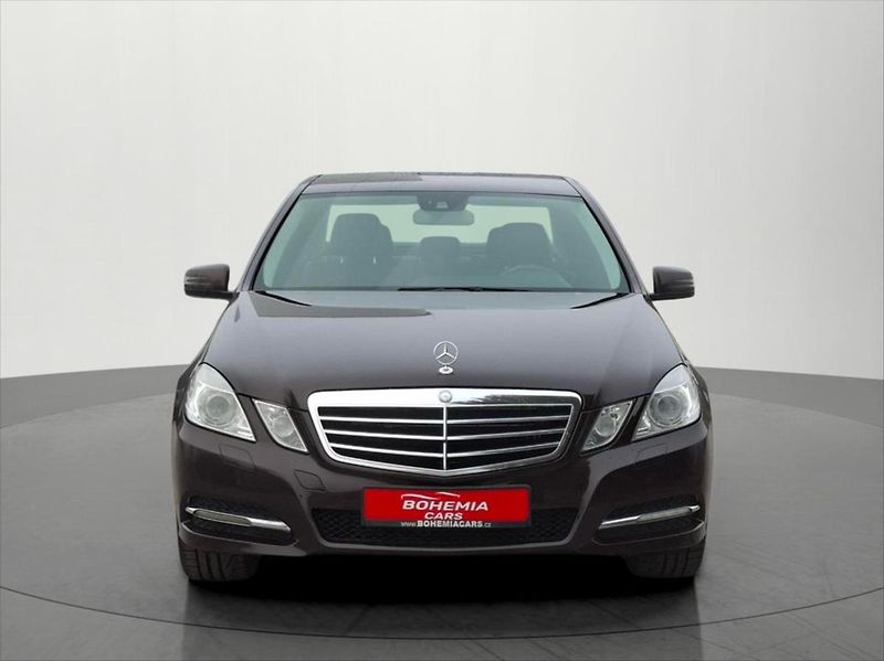 Mercedes-Benz Třídy E 3,0 350 CDi 4Matic ČR kůže AUT - fotka 2 z 15