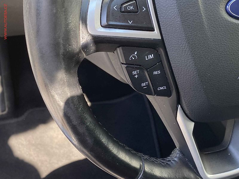 Ford Mondeo (2015) 2.0 TDCi, ČR, LED, park.čidla - fotka 13 z 16