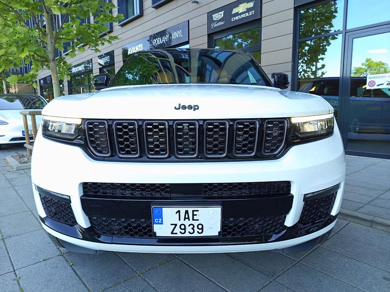 Jeep Grand Cherokee L Summit Reserve V8 - fotka 7 z 25