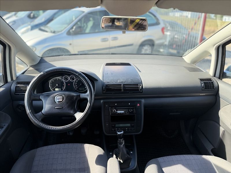 Seat Alhambra 1,9 TDI NOVÉ ROZVODY, TAŽNÉ - fotka 15 z 23