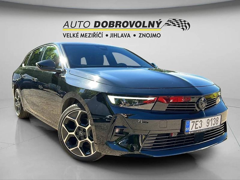 Opel Astra Sports Tourer GS BlueHDi 96kW - fotka 10 z 39