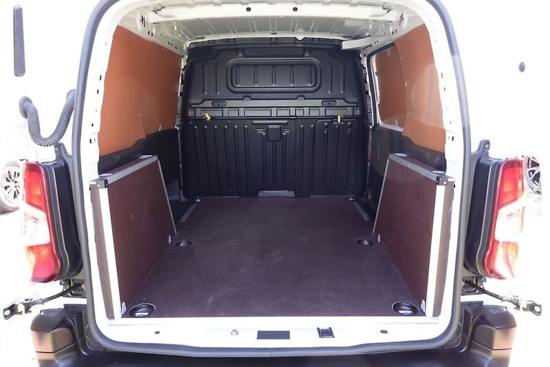 Toyota ProAce City 1.5D-4D 100 4D Panel Van Short - fotka 12 z 23